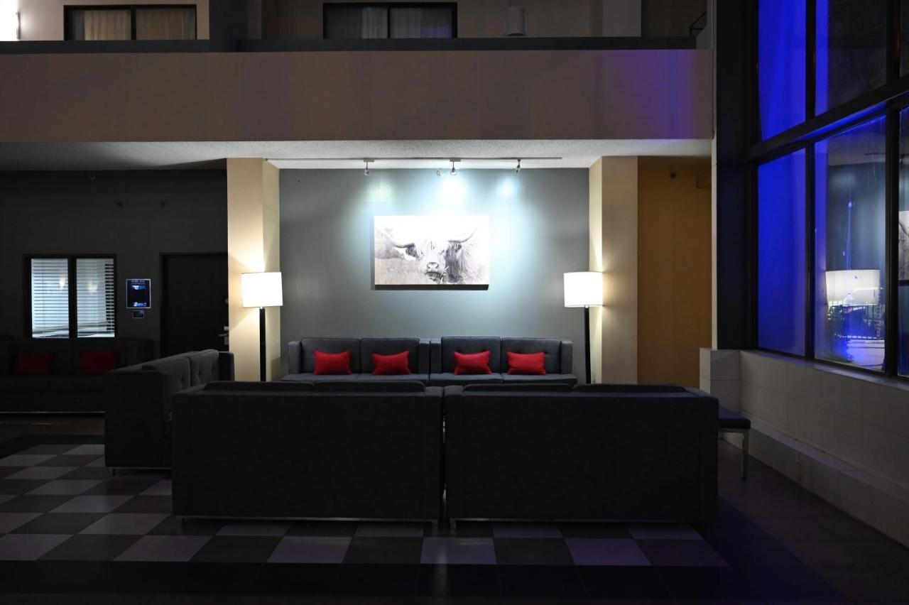 Atrium And Dfw Airport 3*
