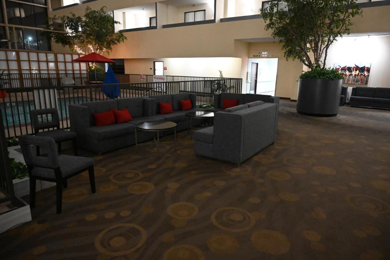 Atrium And Dfw Airport Hotel Irving