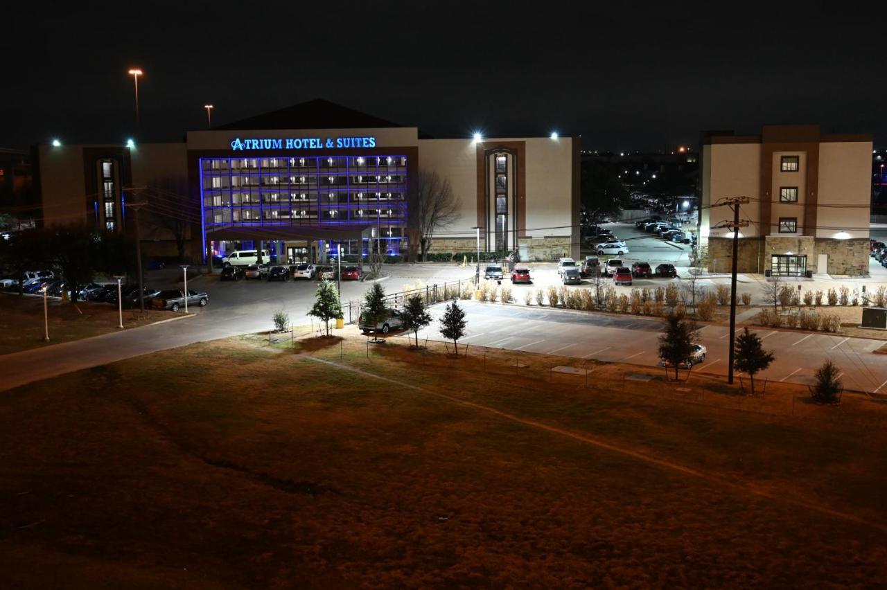 Hotel Atrium And Dfw Airport