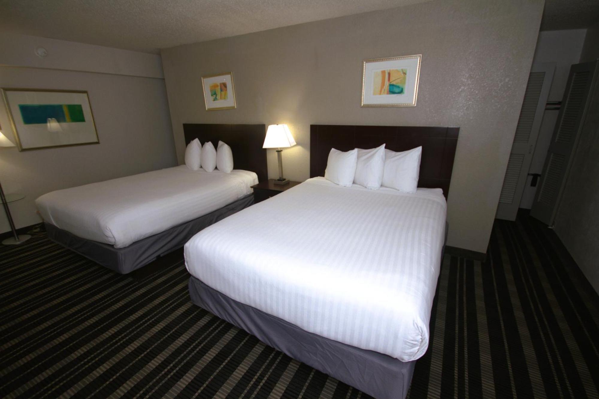 Atrium And Dfw Airport Hotel