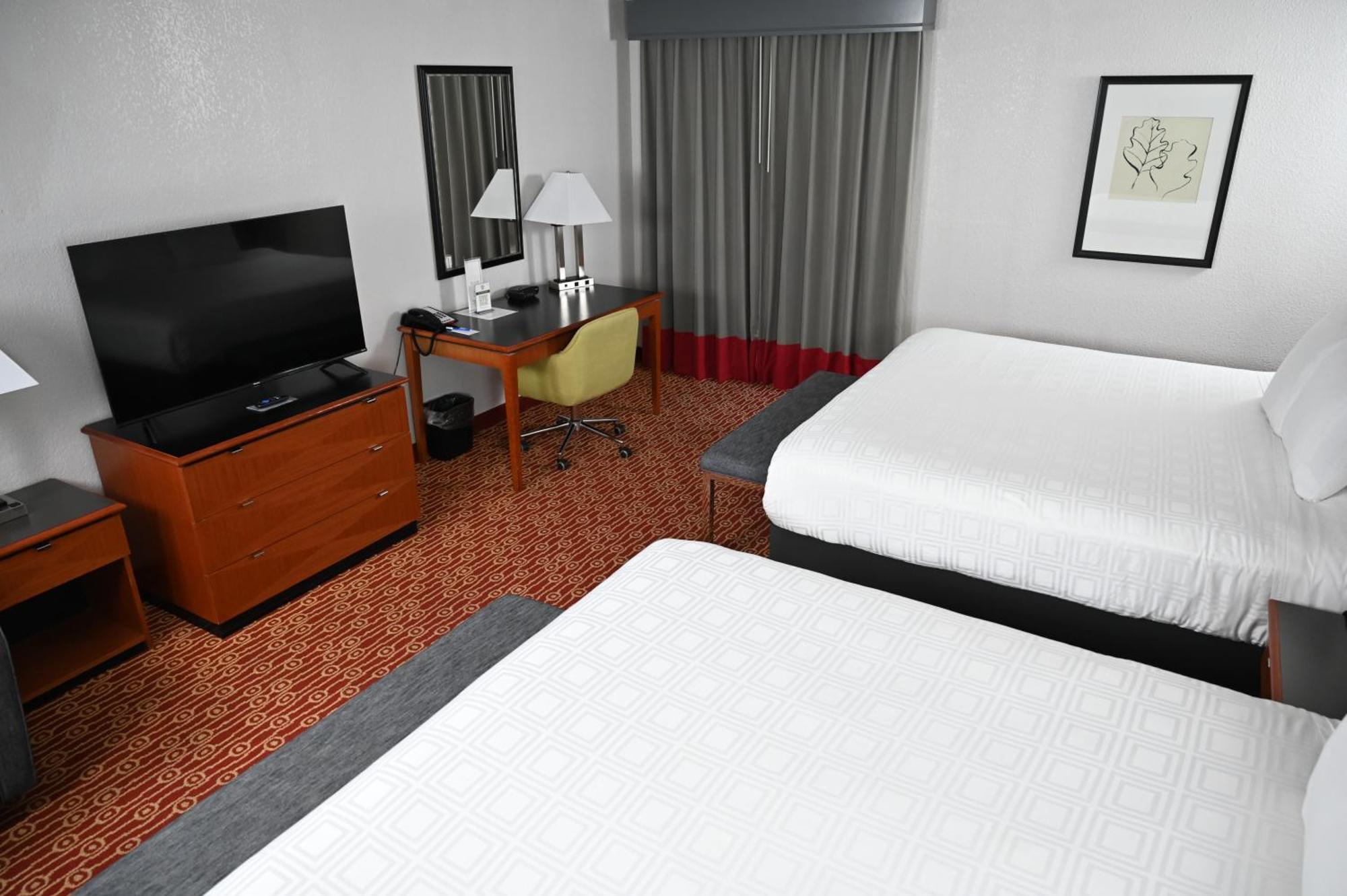 Atrium And Dfw Airport Hotel