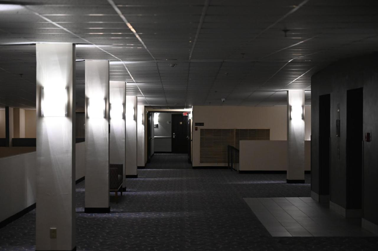 Atrium And Dfw Airport Hotel