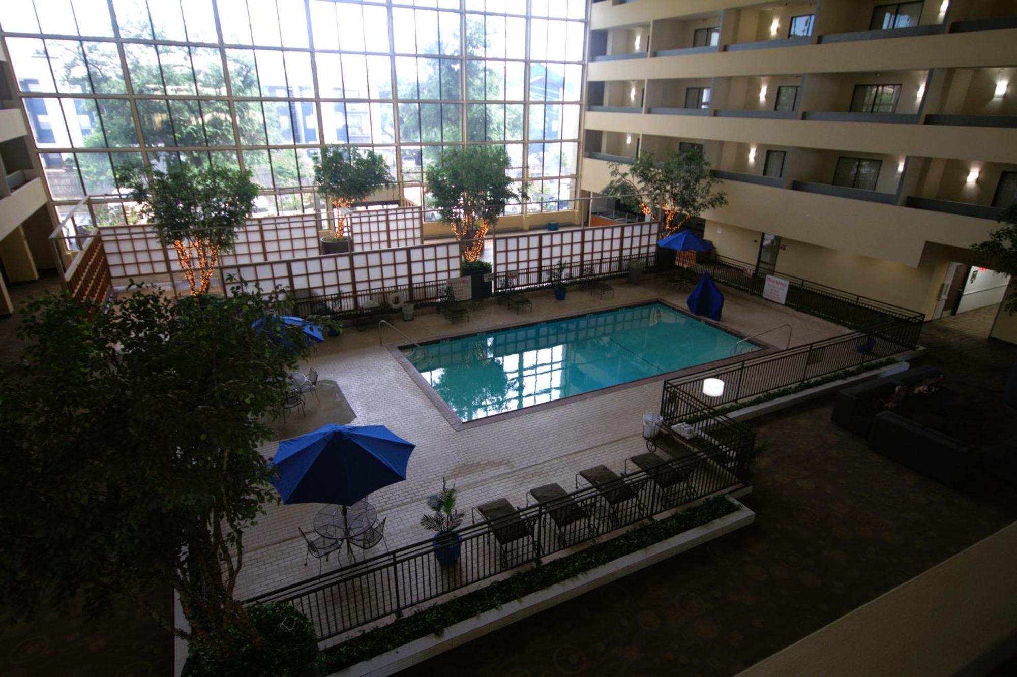 Atrium And Dfw Airport 3*
